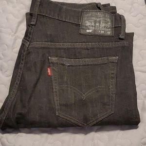 Black Levi's jeans
